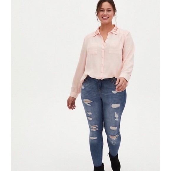 TORRID Madison Georgette Blouse Light Pink Embellished Collar Chiffon Size 4 - Picture 4 of 13